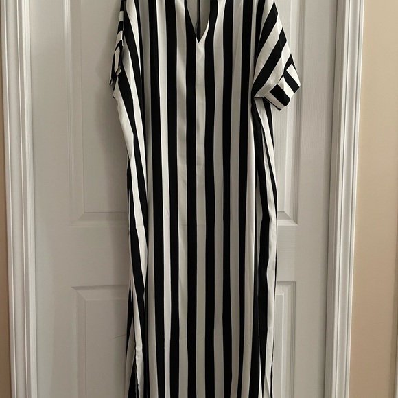3XL Dresses - Picture 4 of 7